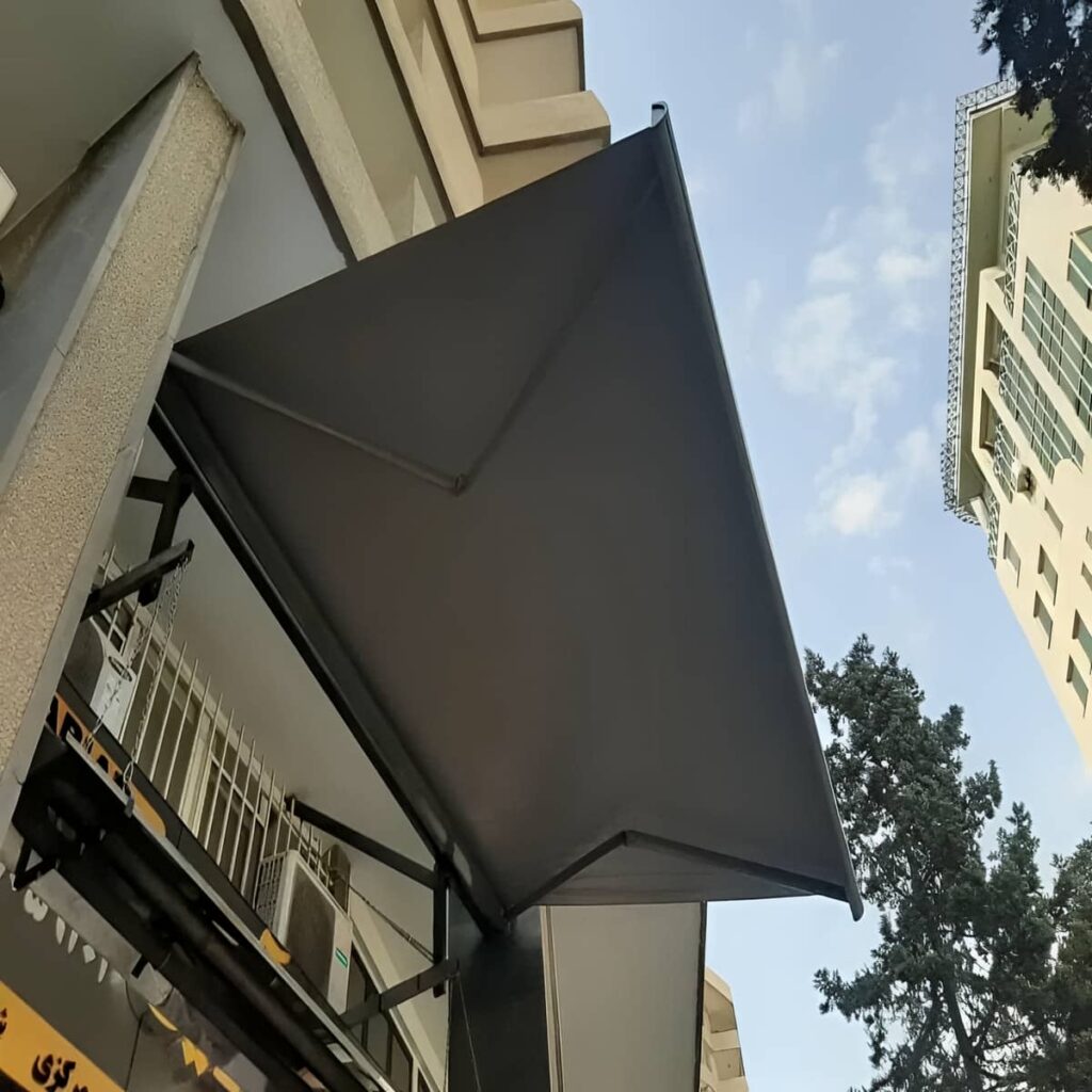 سایبان فول باکس با محفظه منظم در حالت بسته