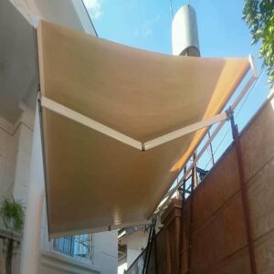 سایبان بازویی نصب شده روی دهانه های بزرگ