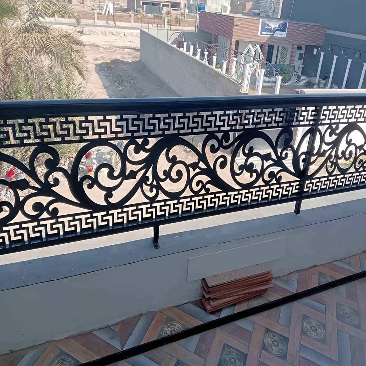 حفاظ تراس فلزی مناسب مجتمع های پرتردد با اجرای منظم مرکز تخصصی فروش حفاظ تراس ویژه مجتمع های پرتردد