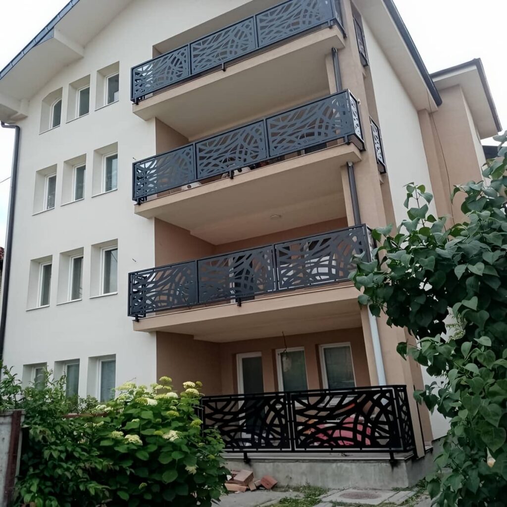هندریل راه پله هنگام اندازه گیری دقیق مسیر