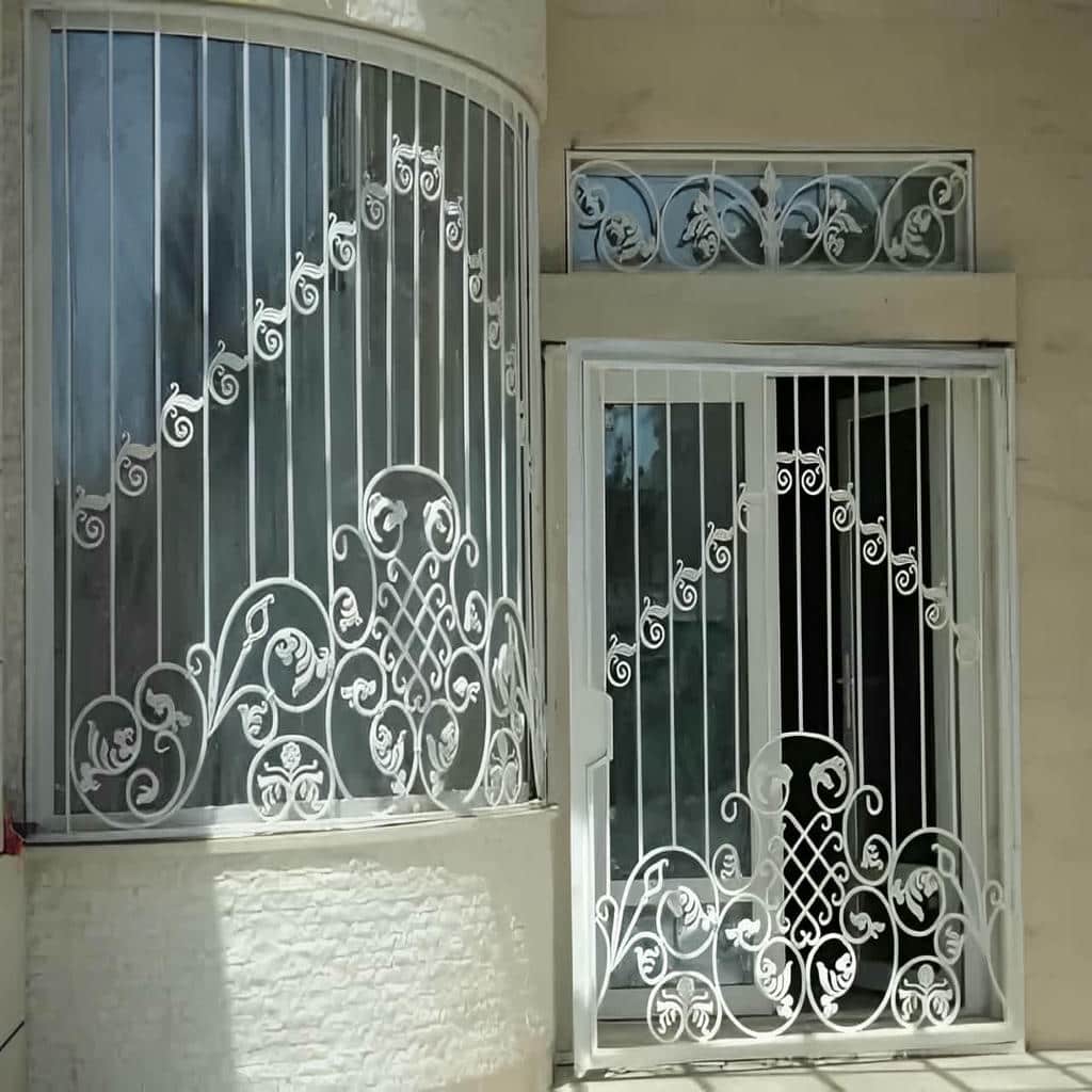 حفاظ پنجره گلنرده در مرحله اندازه گیری دقیق قاب
