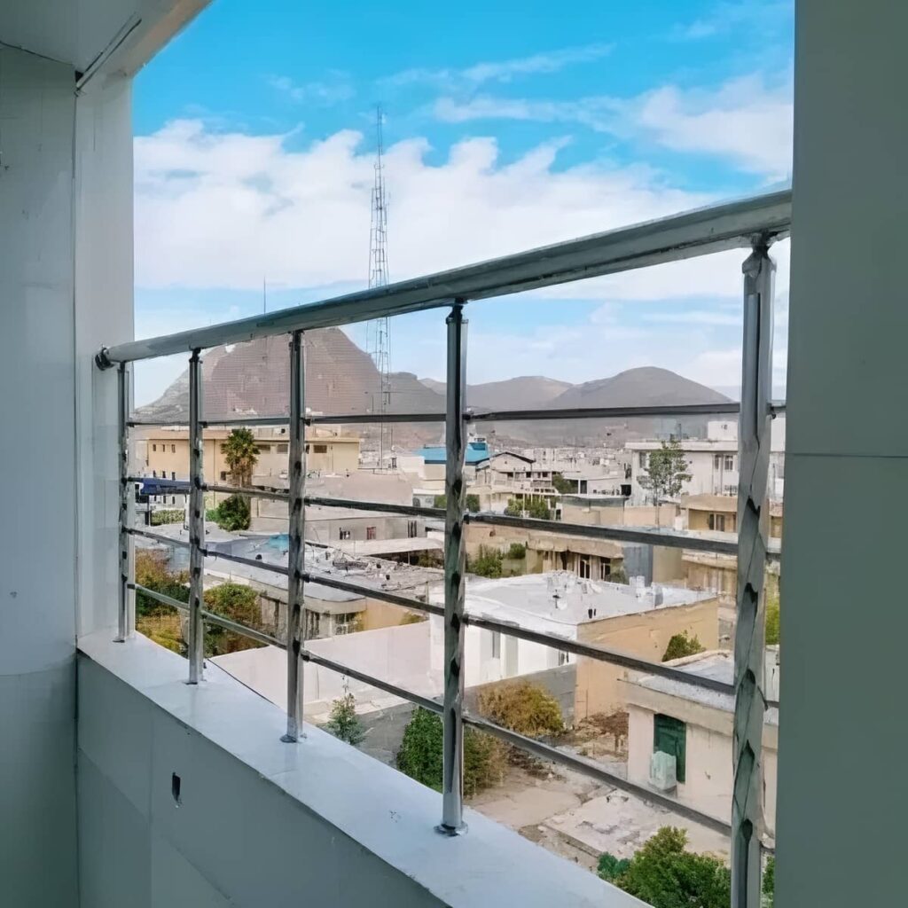 هندریل راه پله سفارشی در نمونه کار ساختمان قدیمی هندریل راه پله سفارشی در نمونه کار ساختمان قدیمی