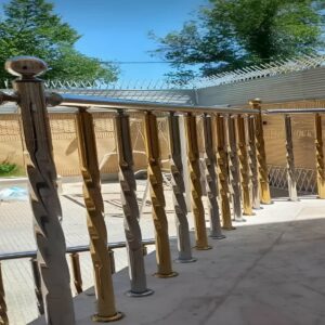 نرده راه پله در مرحله مشاوره برای بررسی کیفیت جوش