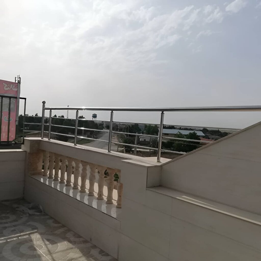 حفاظ پله در نمونه کار مسیر کم عرض