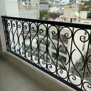 نرده پله مدرن در مرحله مشاوره برای نمای مینیمال