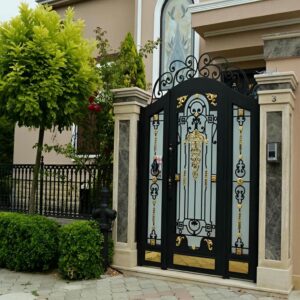 درب گلنرده دار در مرحله مشاوره انتخاب متریال