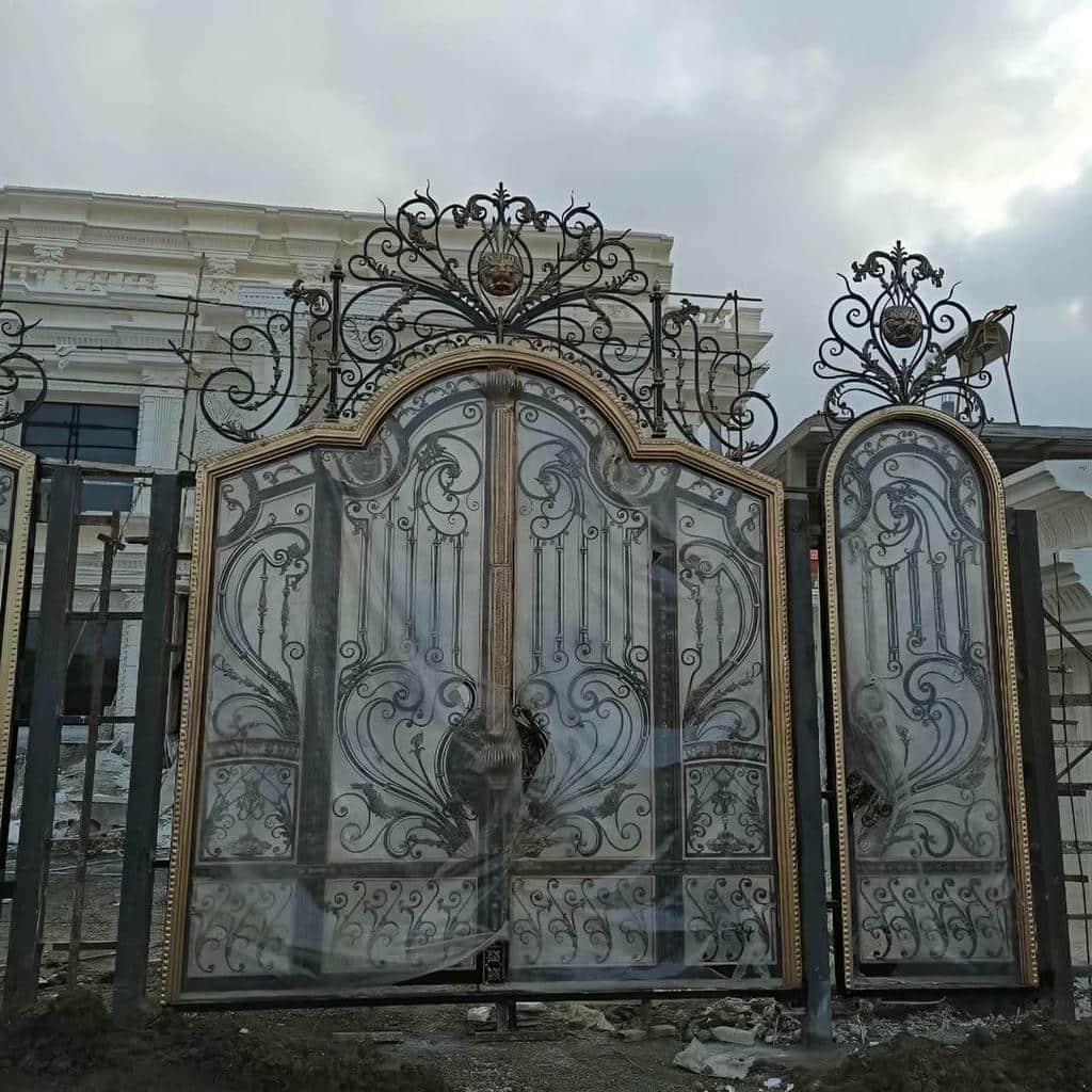 درب آپارتمان آماده اندازه گیری دقیق ورودی