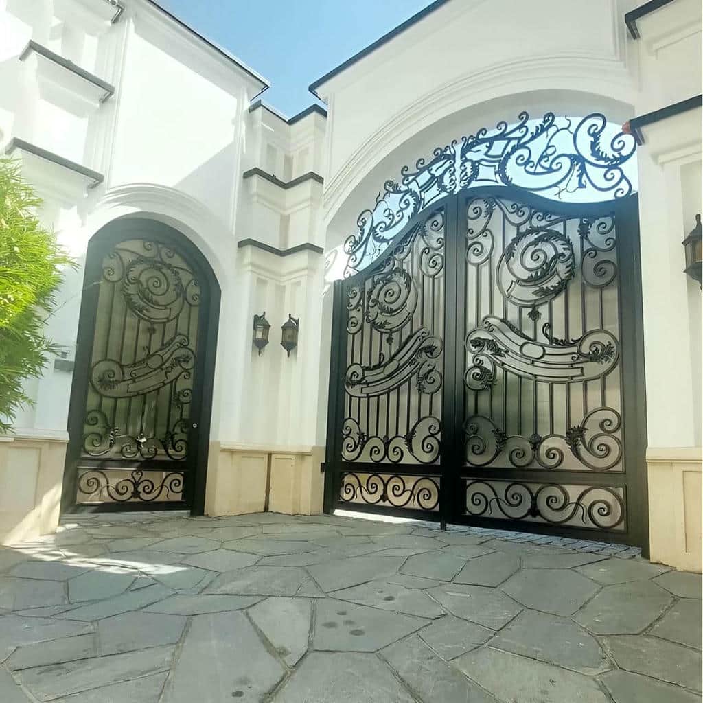 درب مجتمع آماده اندازه گیری دقیق ورودی