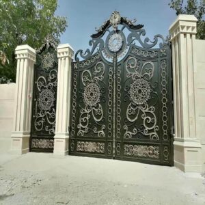 درب پارکینگ در مرحله مشاوره انتخاب رنگ نما