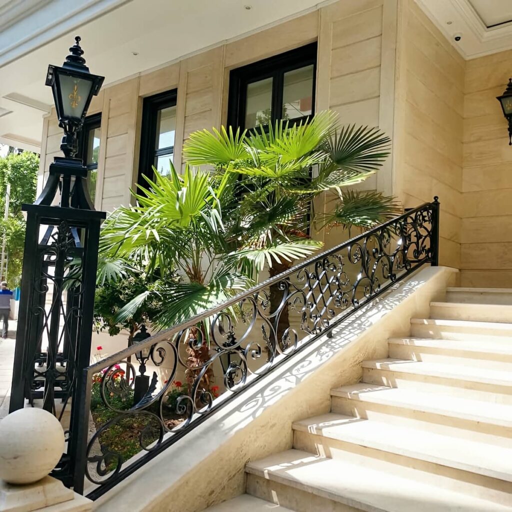 نرده فرفورژه راه پله در مرحله مشاوره پیش از سفارش
