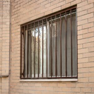 حفاظ پنجره هنگام مشاوره و بررسی کیفیت جوش