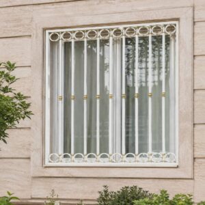 حفاظ پنجره طبقه همکف هنگام مشاوره برای ابعاد سفارشی