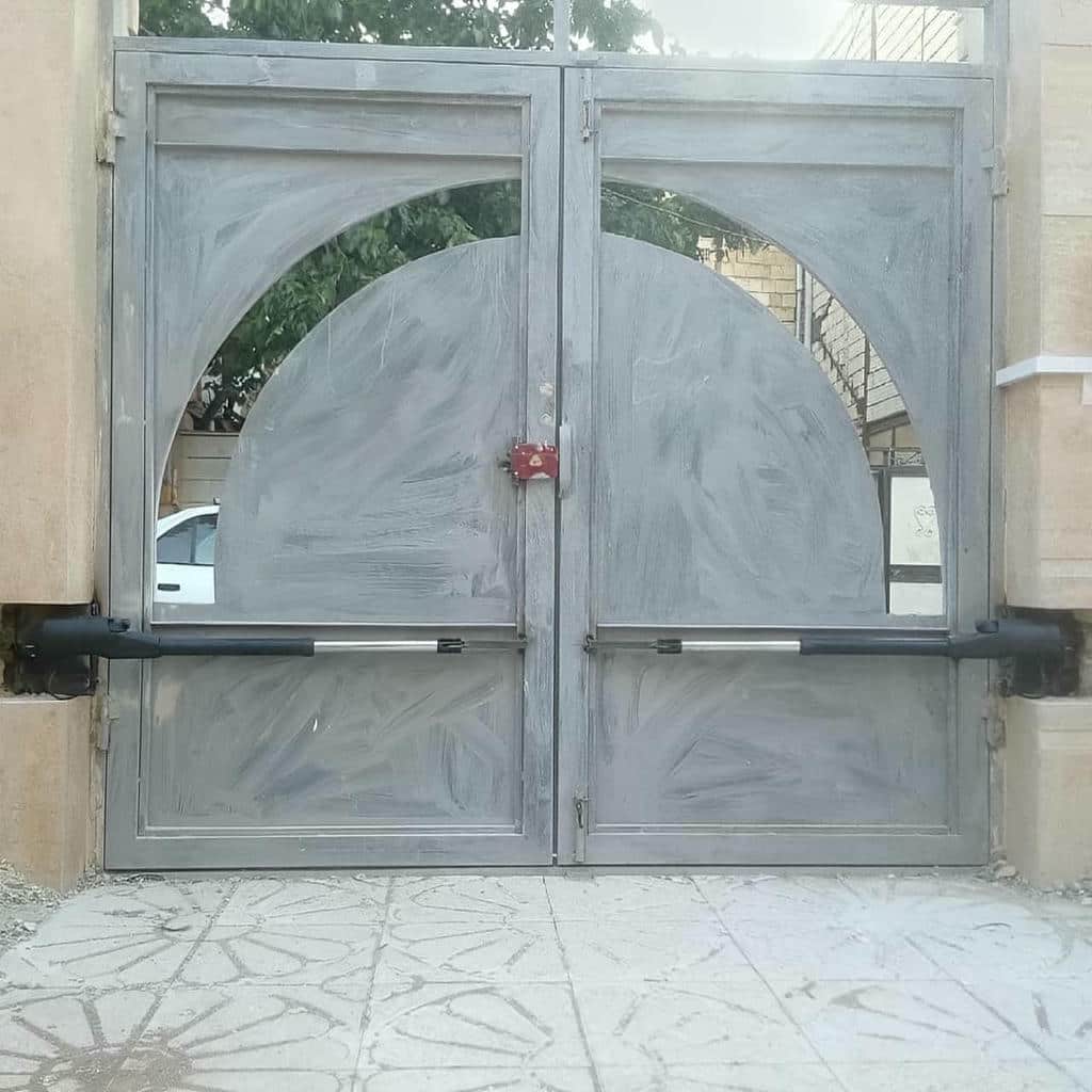 جک درب پارکینگ روی ورودی ویلایی جک درب پارکینگ روی ورودی ویلایی