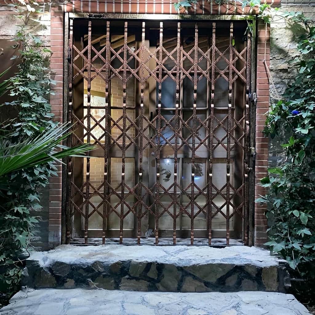 حفاظ درب آکاردئونی سفارشی استان اصفهان