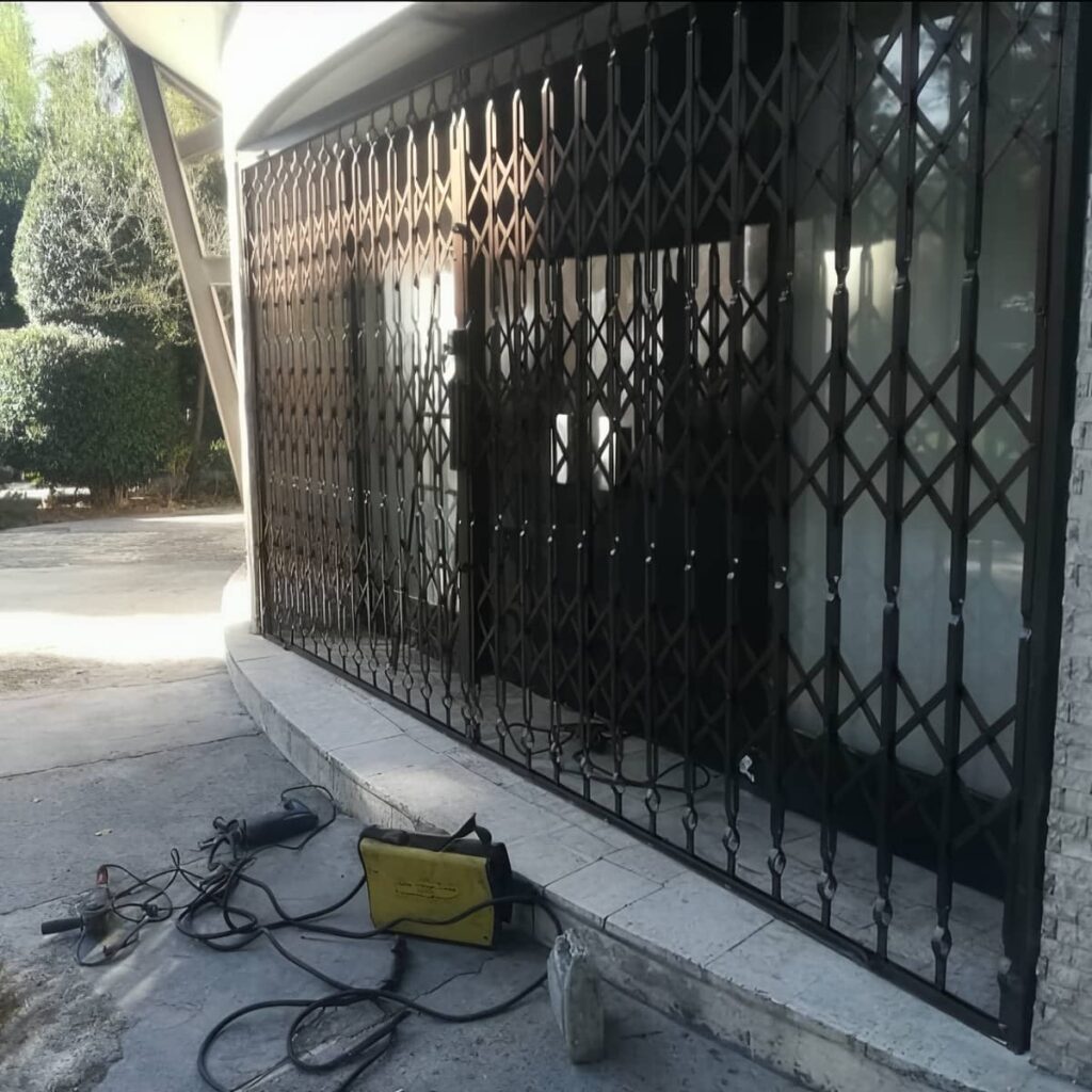 حفاظ درب آکاردئونی سفارشی استان سمنان