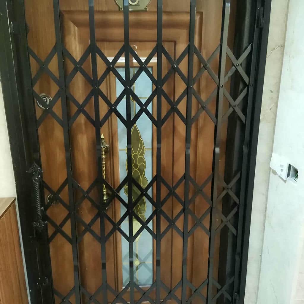 حفاظ درب آکاردئونی سفارشی استان فارس