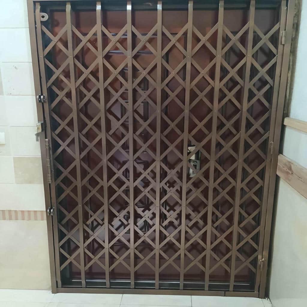 حفاظ درب آکاردئونی سفارشی اهواز