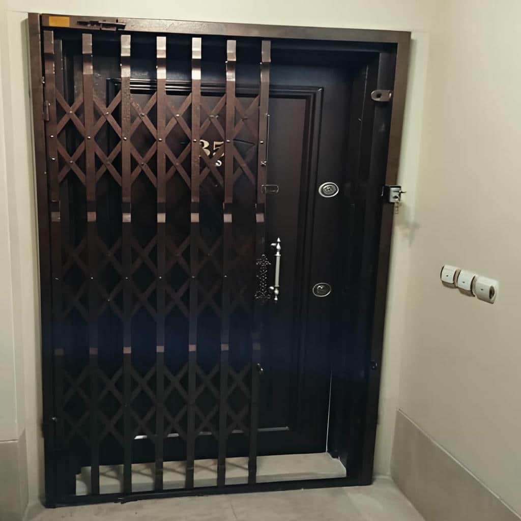 حفاظ درب آکاردئونی سفارشی پروژه استان گلستان