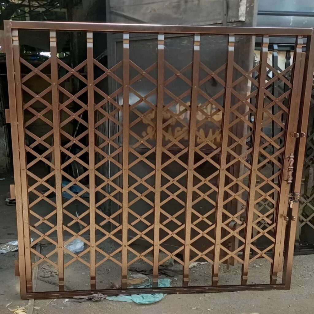 حفاظ درب آکاردئونی سفارشی پروژه زاهدان