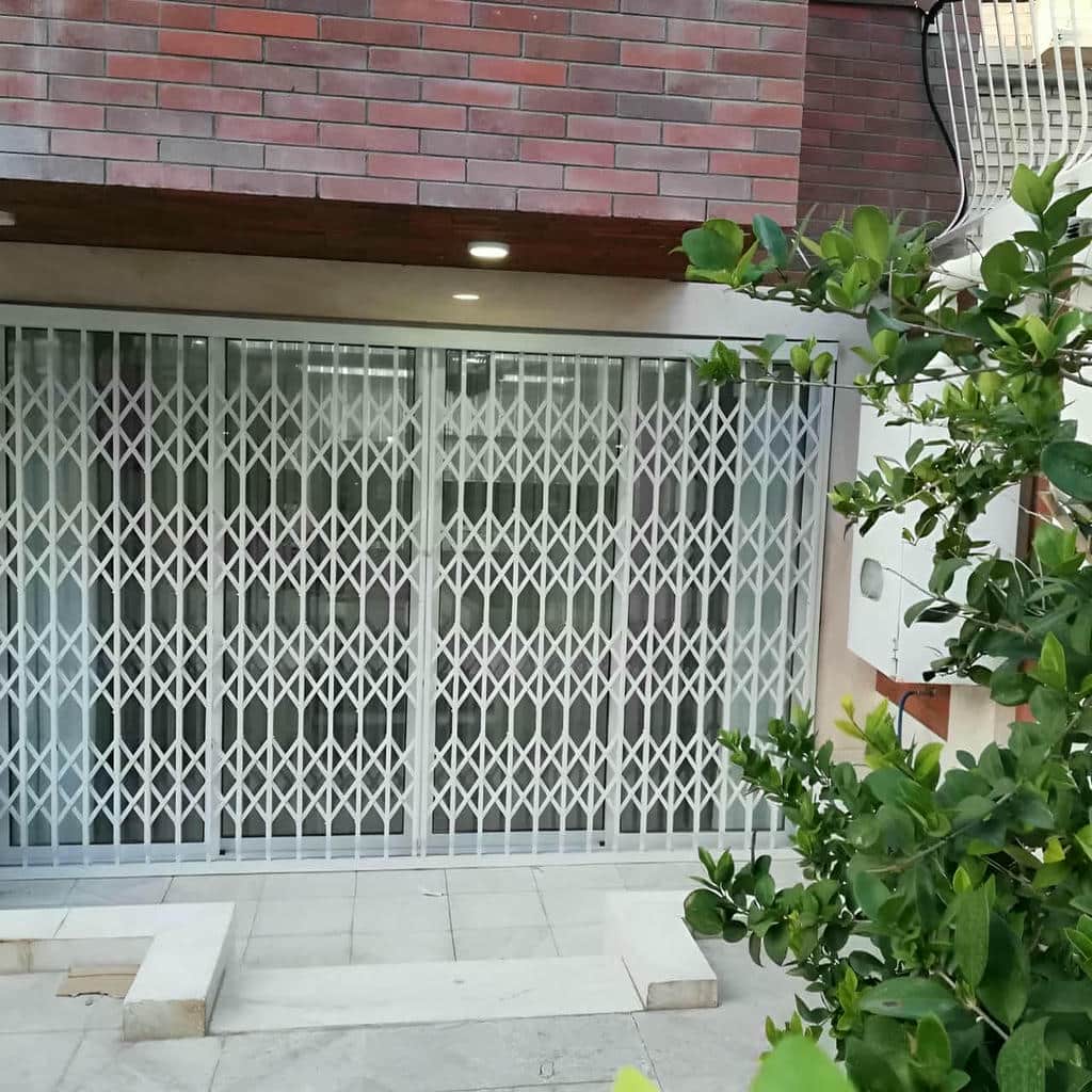 حفاظ درب آکاردئونی نصب شده استان البرز حفاظ درب آکاردئونی نصب شده استان البرز