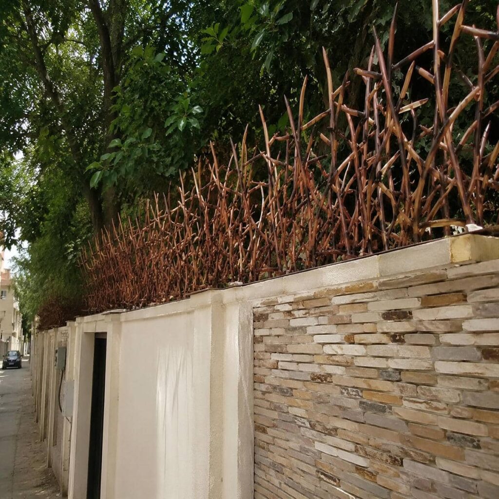 حفاظ دیوار سرنیزه ای فلزی در استان البرز