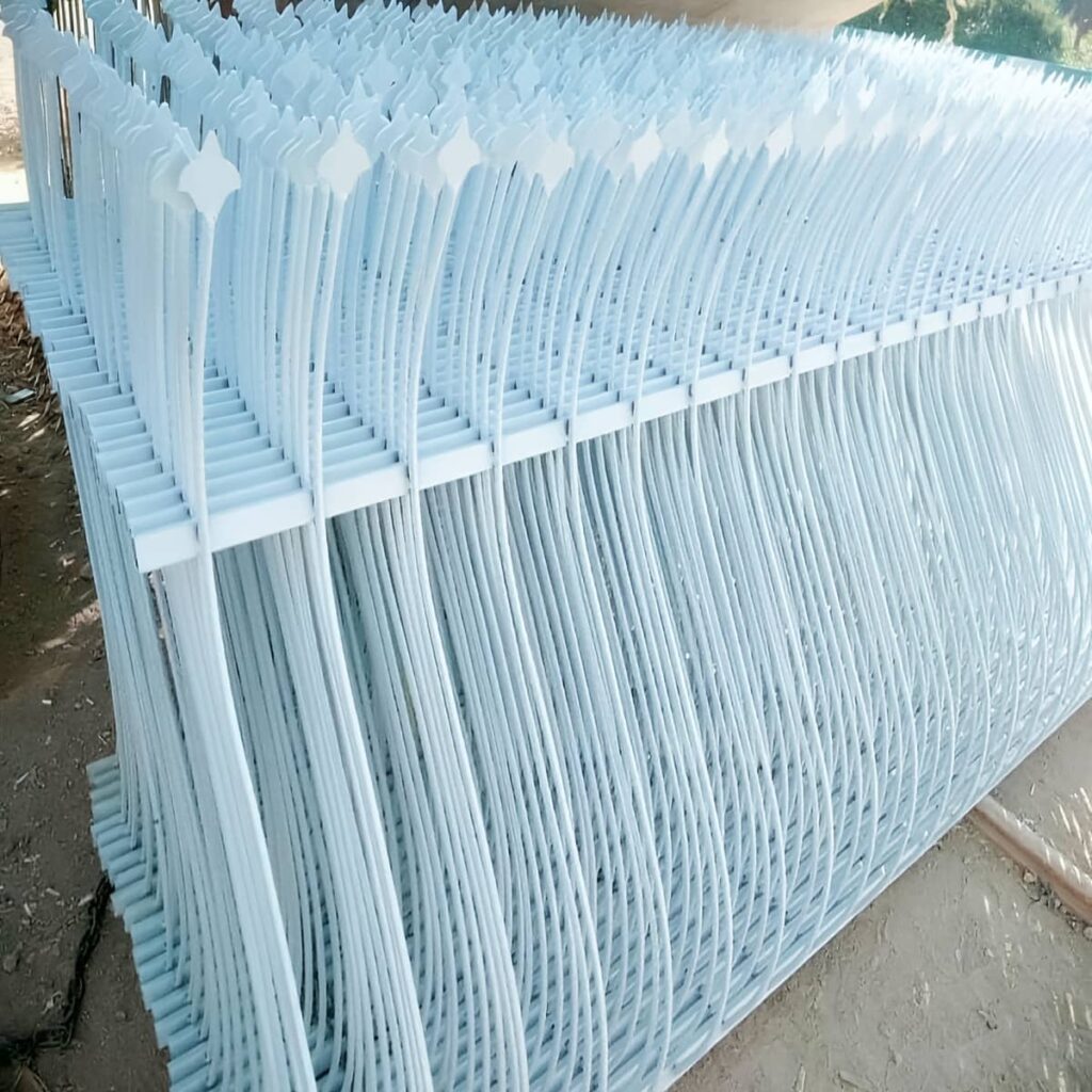 حفاظ دیوار سرنیزه ای فلزی در مشهد