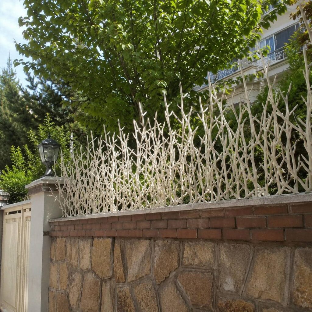 حفاظ دیوار سرنیزه ای فلزی کرمانشاه