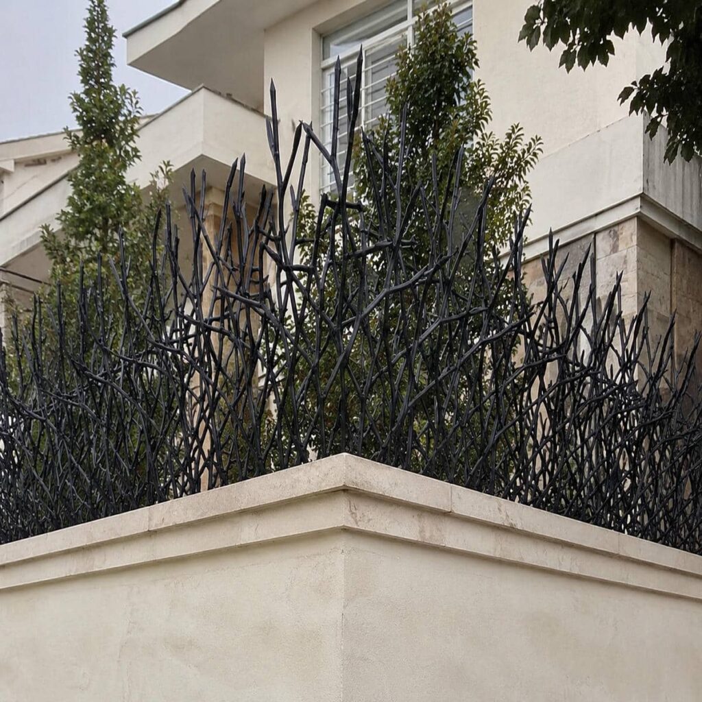 حفاظ دیوار شاخ گوزنی مشکی در اردبیل