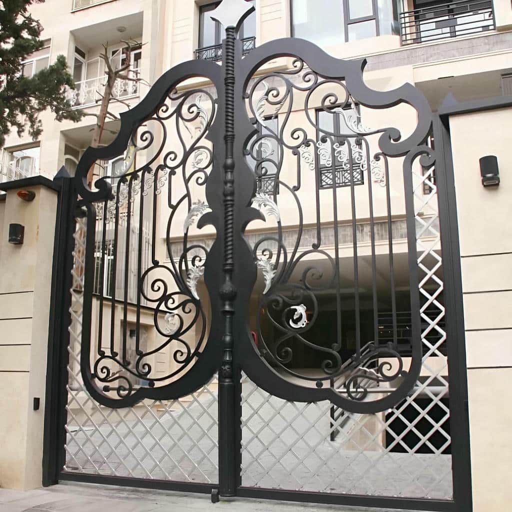 درب حیاط فرفورژه طوسی در استان آذربایجان غربی