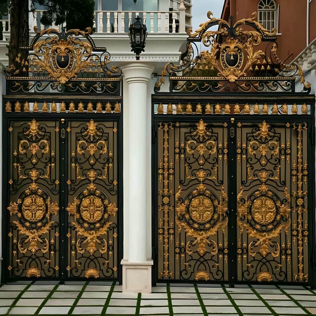 درب حیاط فلزی مشکی در یزد