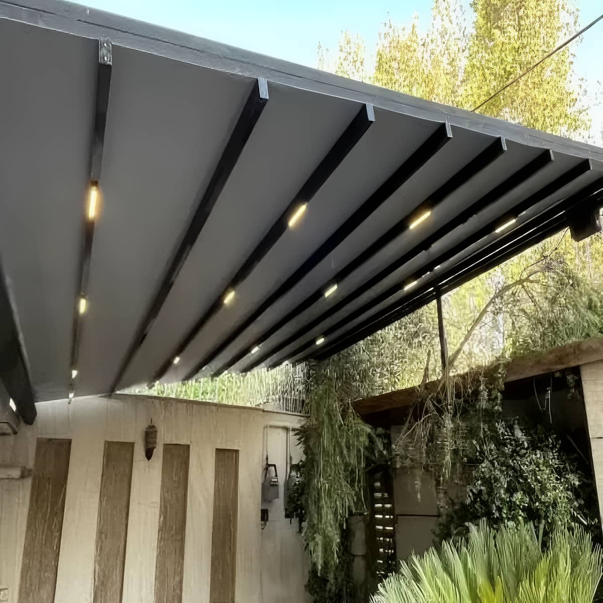 مرکز تخصصی عرضه سایبان برقی در استان آذربایجان غربی