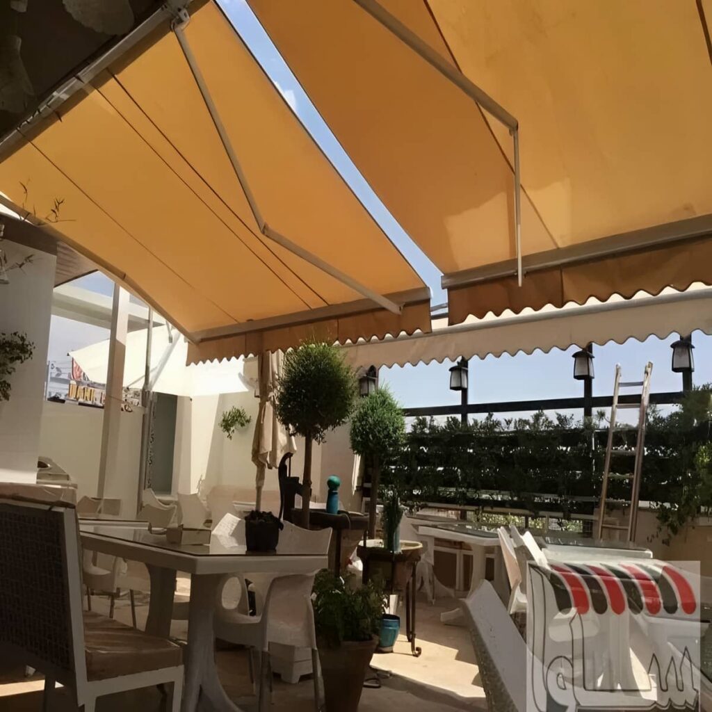 سایه بان متحرک کرم در ساری روی بالکن