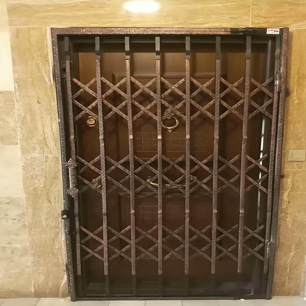 محافظ فلزی جمع شونده با قاب مقاوم محافظ فلزی جمع شونده با قاب مقاوم