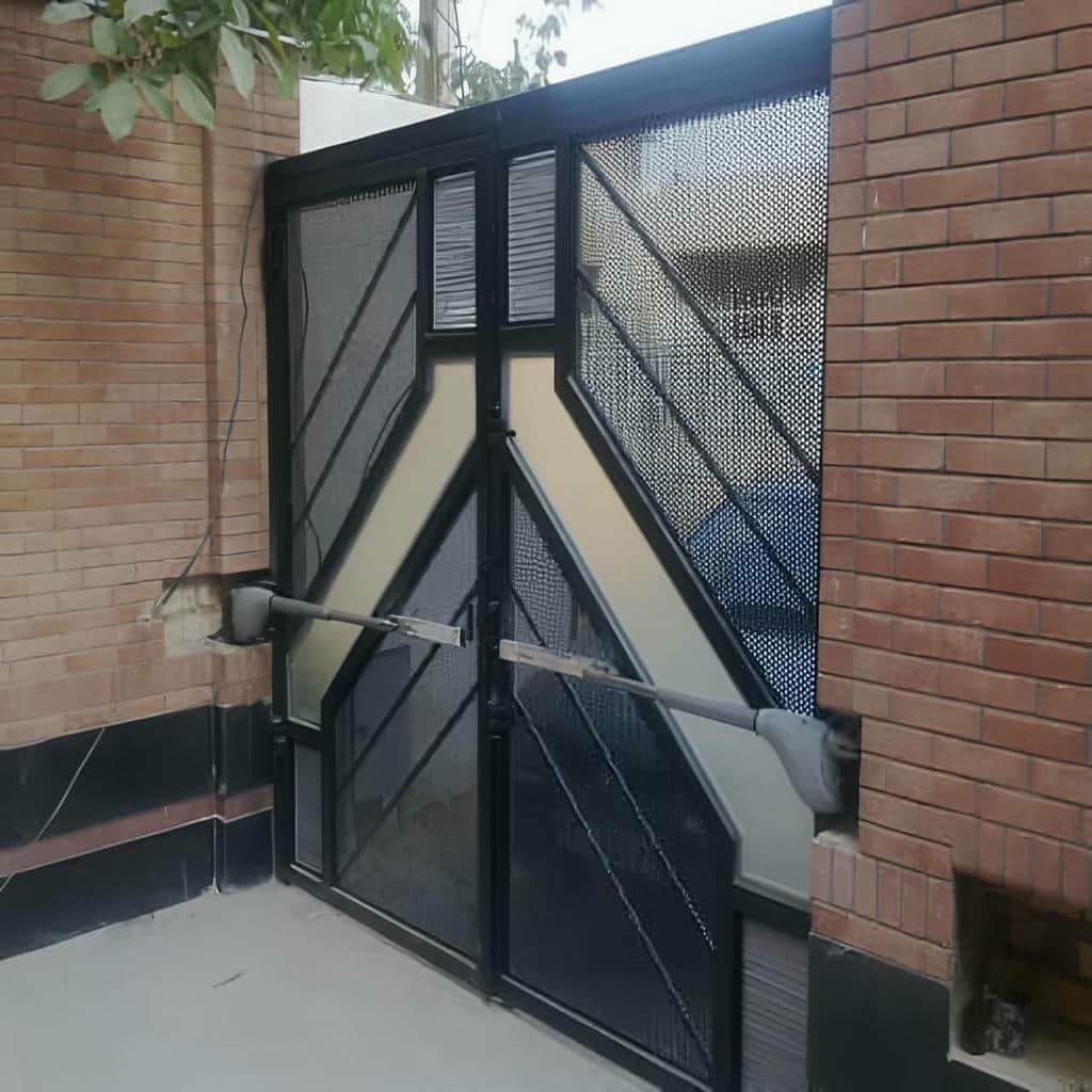 موتور درب پارکینگ با بدنه فلزی مقاوم موتور درب پارکینگ با بدنه فلزی مقاوم