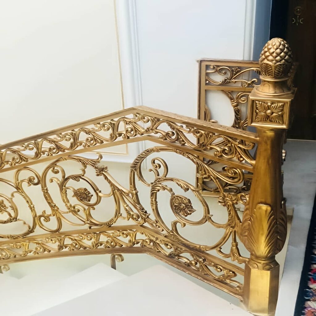 نرده راه پله سفارشی ورودی ساختمان یزد