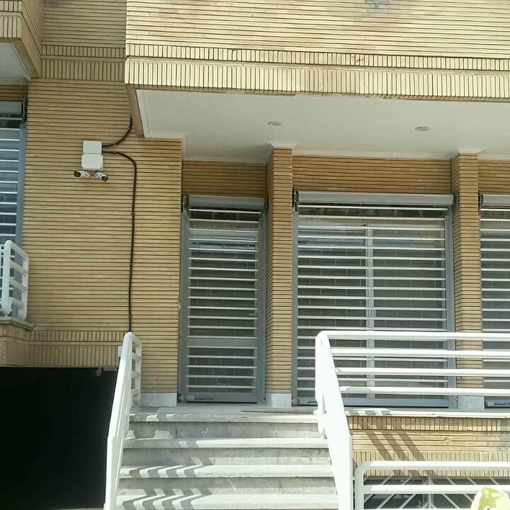 نمای کرکره برقی سفارشی پروژه در استان کرمان