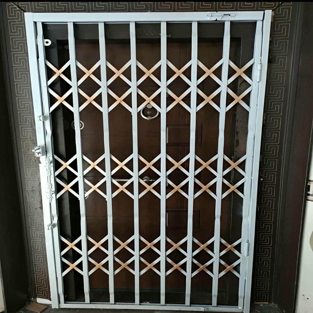 گارد آکاردئونی ساده با چهارچوب فلزی