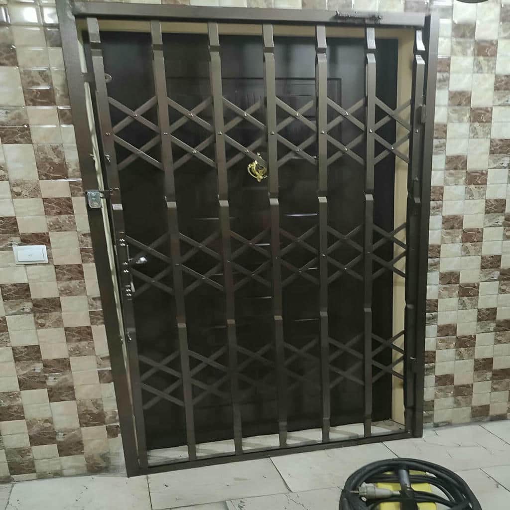 گارد آکاردئونی سفید با قاب فلزی