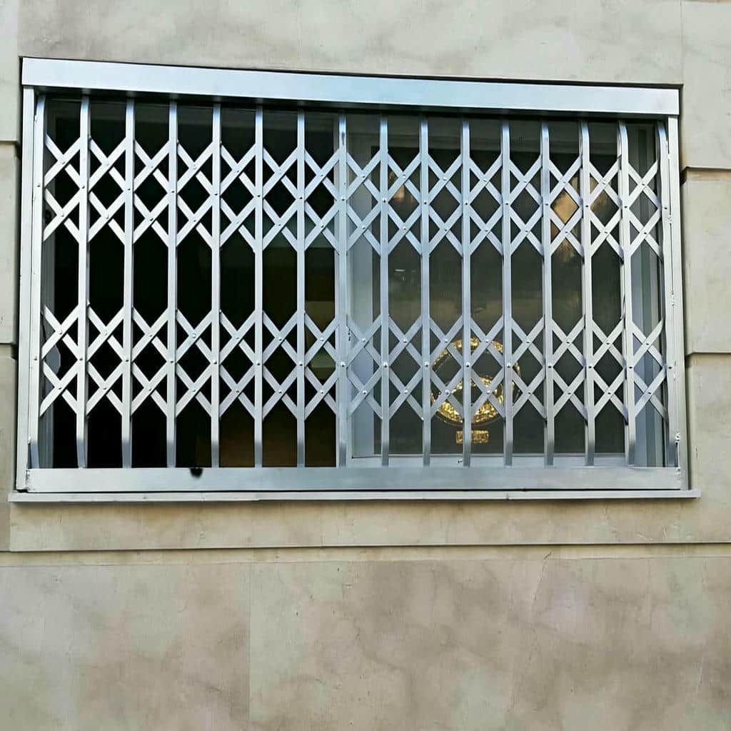 گارد آکاردئونی سفید با چهارچوب فلزی مقاوم