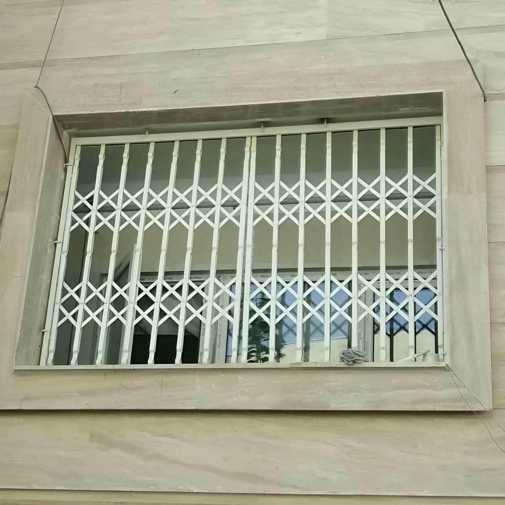 گارد آکاردئونی سفید مناسب ورودی آپارتمان