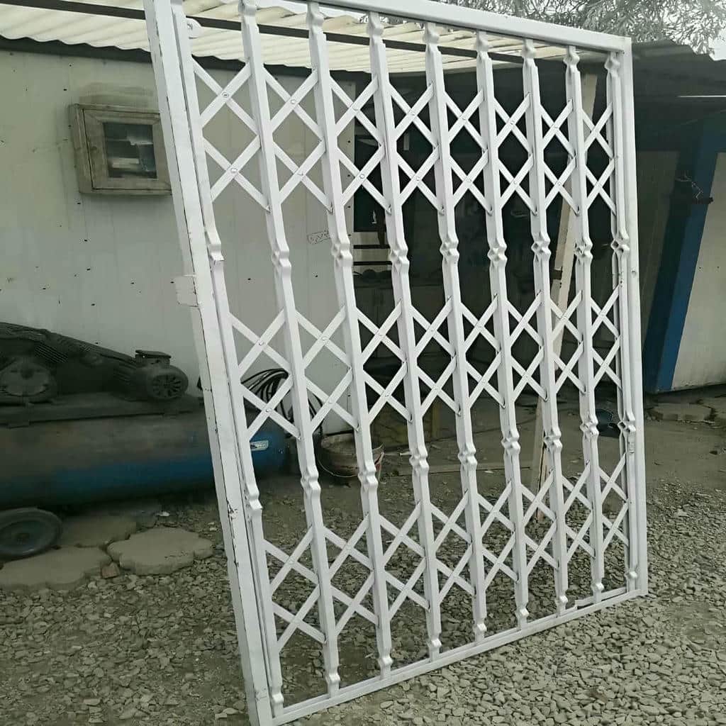 گارد آکاردئونی سفید مناسب ورودی آپارتمان