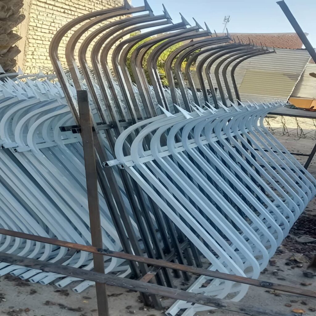 گارد دیواری مشکی با جوش منظم در بجنورد