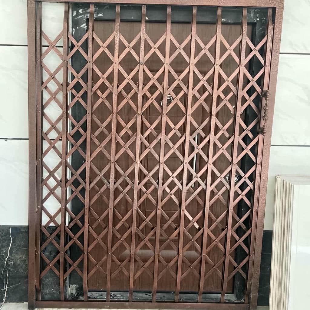 گارد فلزی تاشو با اتصالات منظم