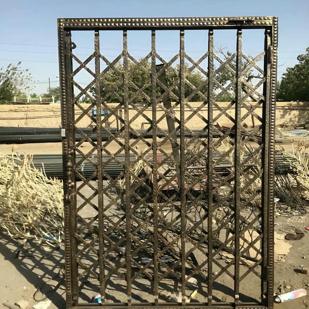 گارد ورودی طوسی مناسب سرویس دوره ای