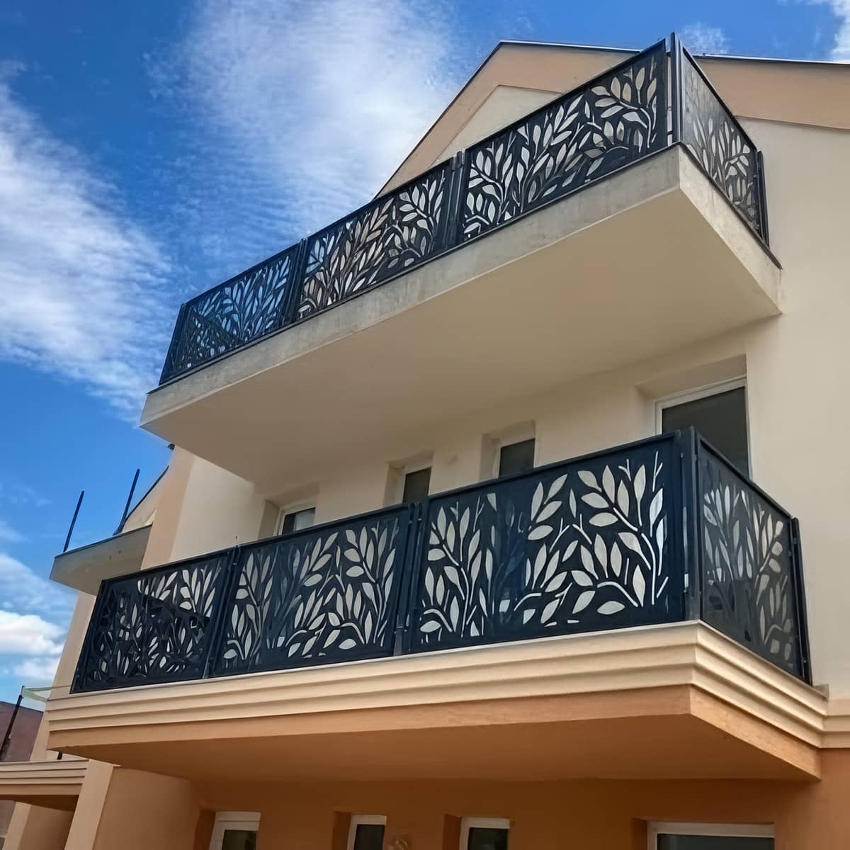 مرکز تخصصی عرضه نرده بالکن در استان فارس